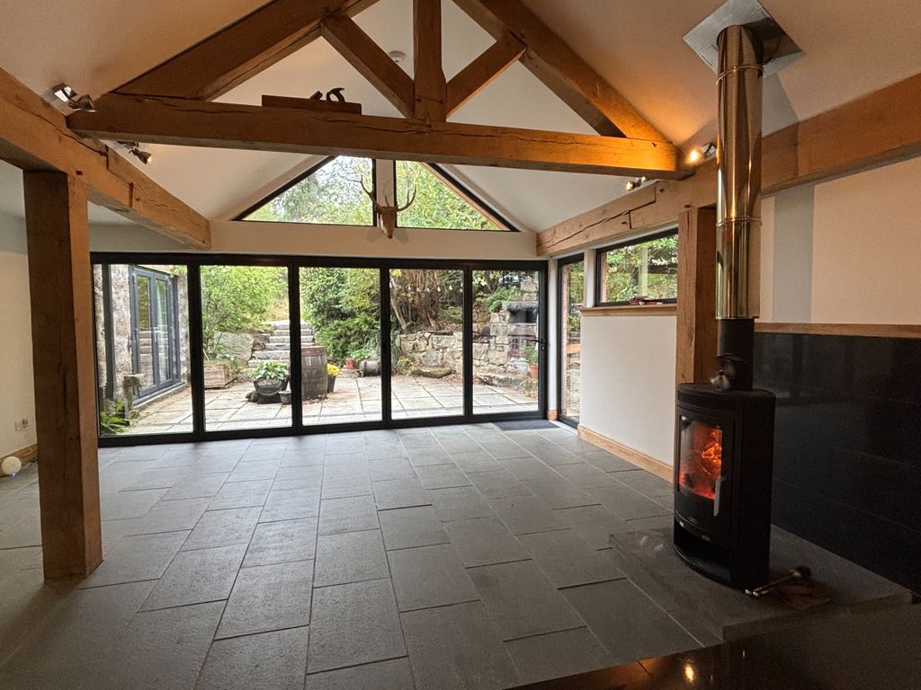 Property photo 1 of 25