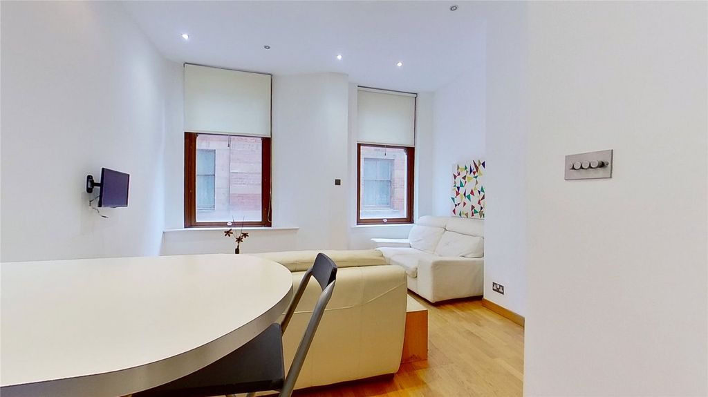 Property photo 3 of 10 Photo 3