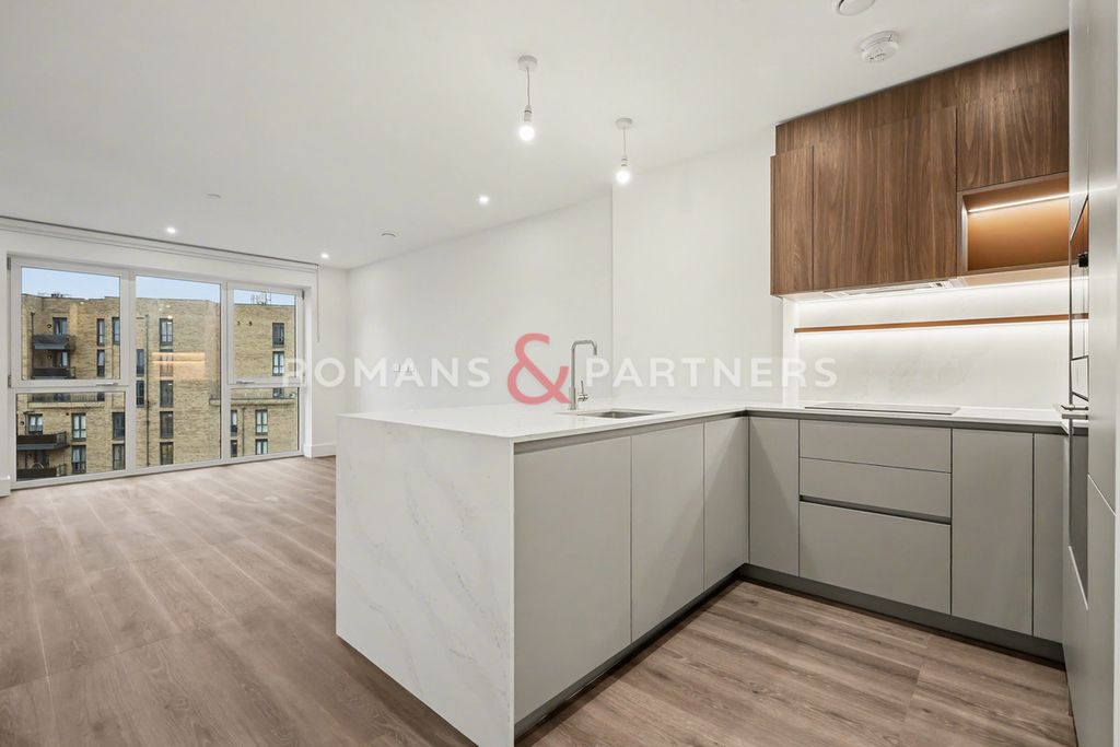 Property photo 3 of 25