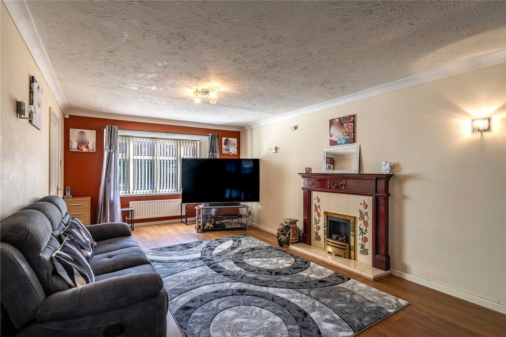 Property photo 3 of 37 Picture No. 07