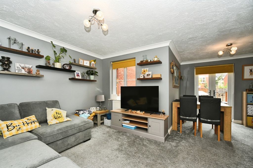 Property photo 3 of 17