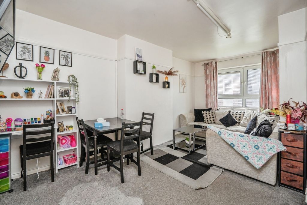 Property photo 2 of 17 Pbox-Img.Jpg