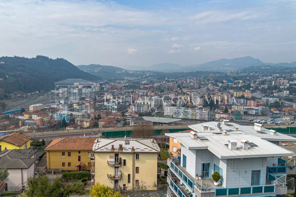 Property photo 3 of 65 Sagnino The Lake Como Villa- Casa Via San Giacomo The Lake Como Villa-Villa Brunate Via Per Civiglio