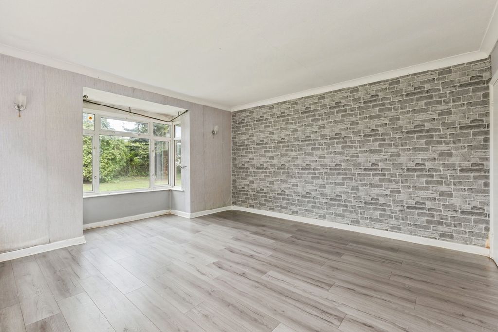 Property photo 3 of 32 Pbox-Img.Jpg