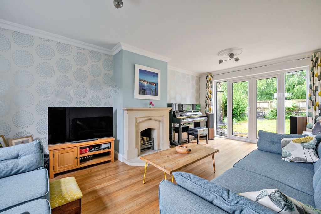 Property photo 2 of 39
