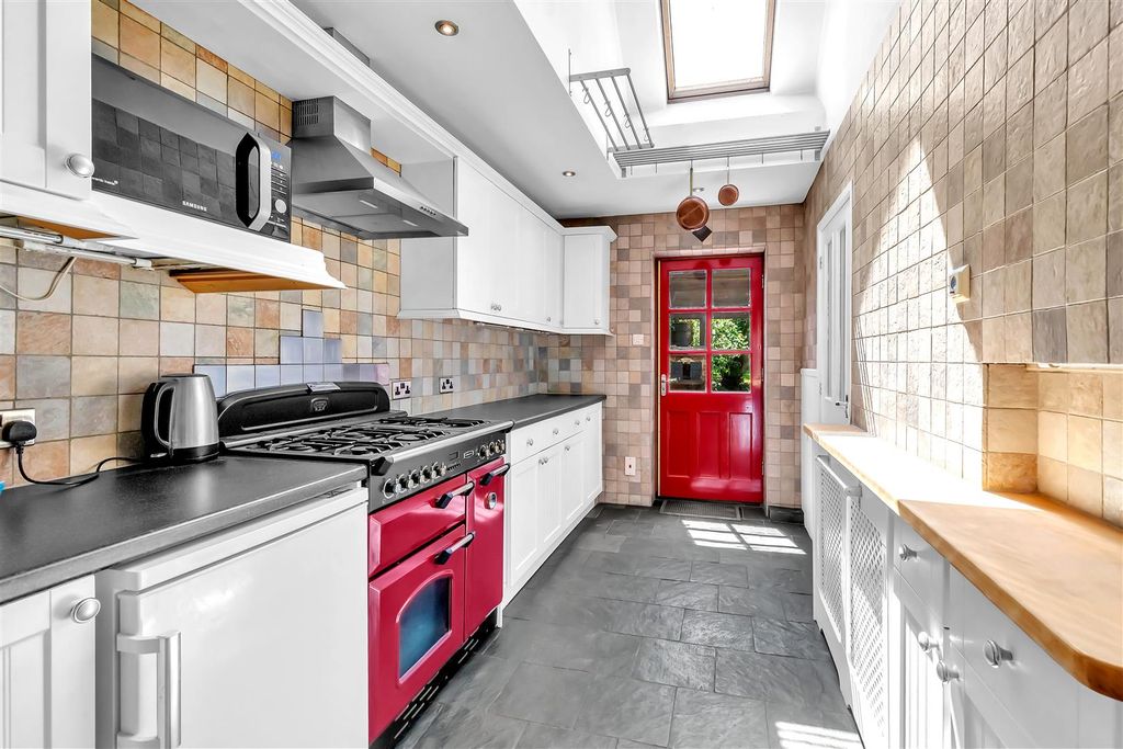 Property photo 3 of 26 Kitchen 1B.Jpg