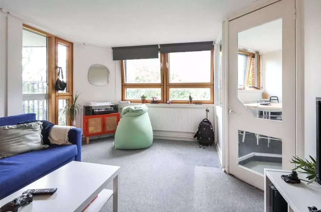 Property photo 3 of 12 Picture No. 01