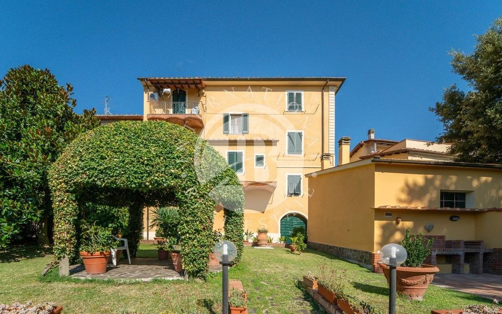 Property photo 1 of 87