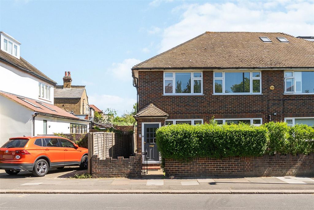 Property photo 1 of 18 External