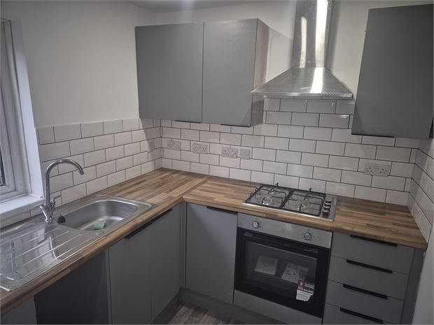 Property photo 2 of 10 Kitchen