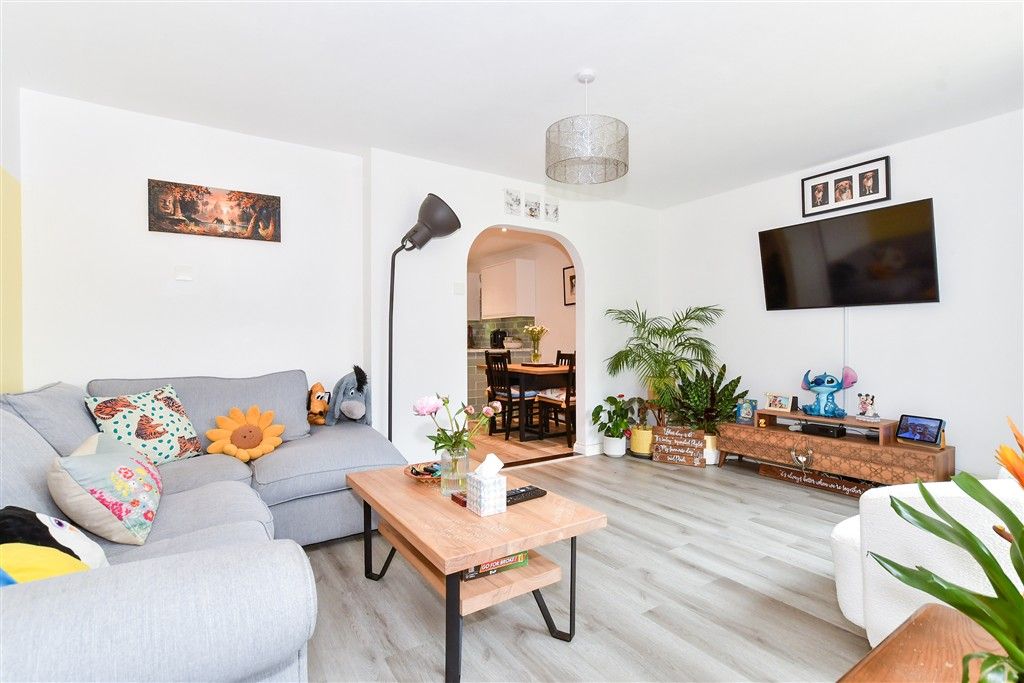 Property photo 2 of 10 Lounge