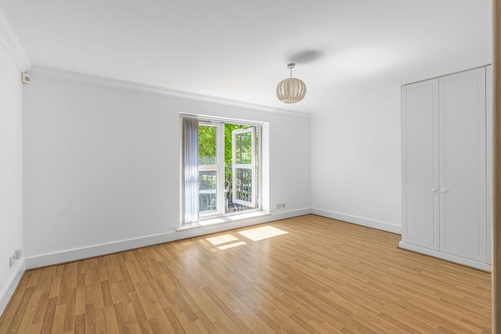 Property photo 2 of 14 Picture No. 03