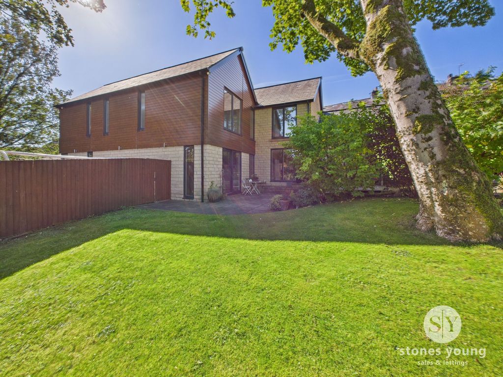 Property photo 1 of 37