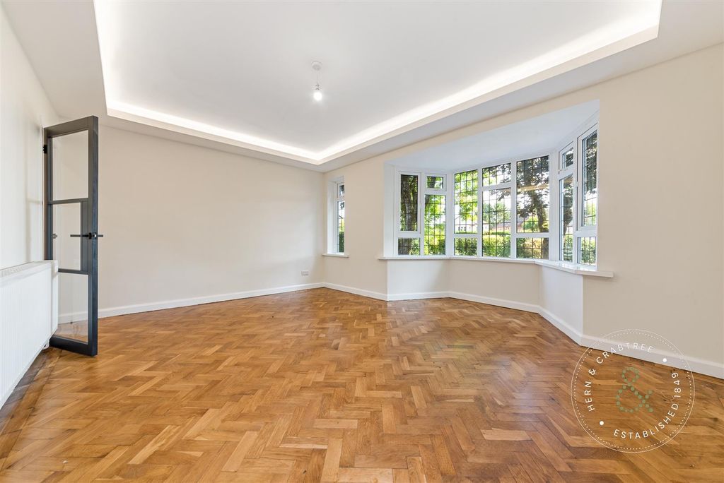 Property photo 3 of 28 Sherwood-Court-13.Jpg