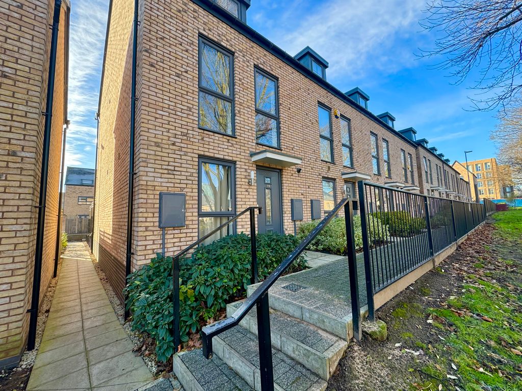 Property photo 1 of 18 Image00018