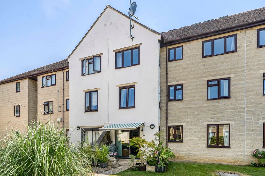Property photo 1 of 14 Grnd Floor Frontage