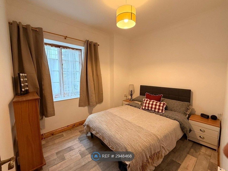 Property photo 3 of 9 Bedroom