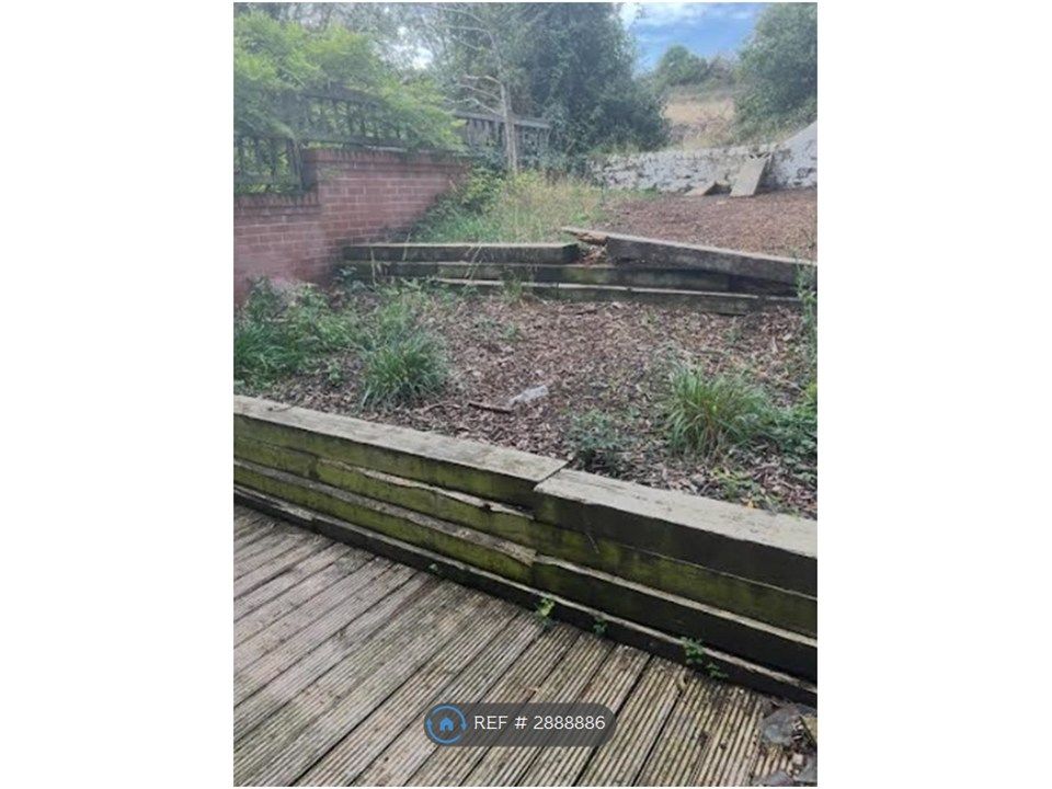Property photo 2 of 6 Garden