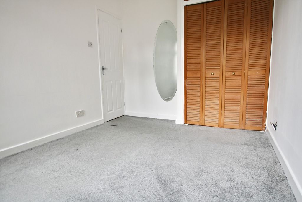 Property photo 2 of 14 2494412