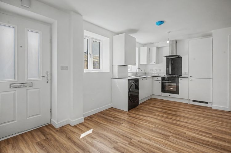 Property photo 3 of 8 327818