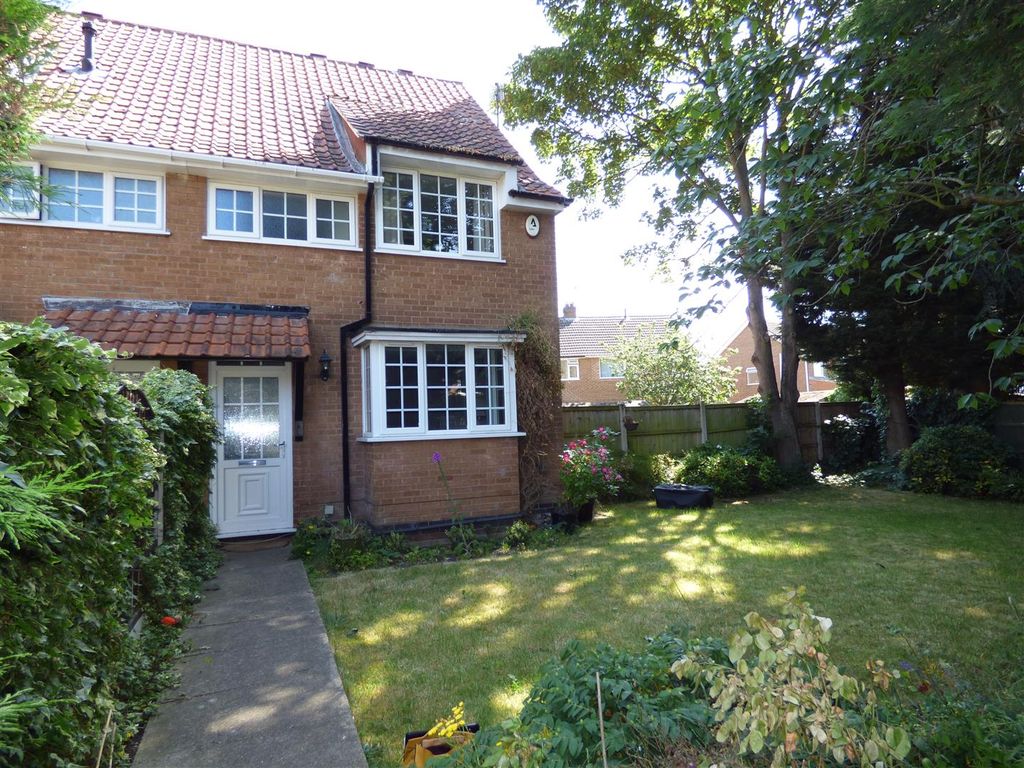 Property photo 1 of 11 10 Kensington Close Front.Jpg