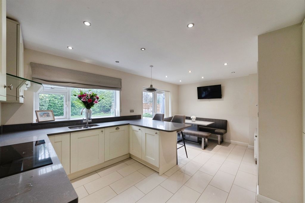 Property photo 3 of 24