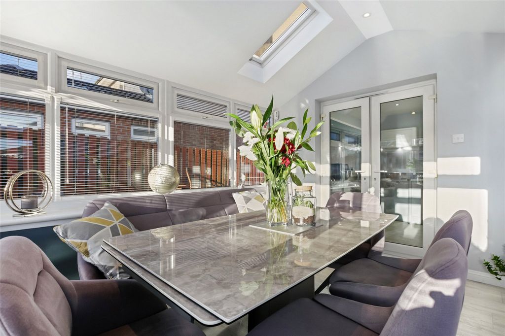 Property photo 3 of 26 Picture No. 28