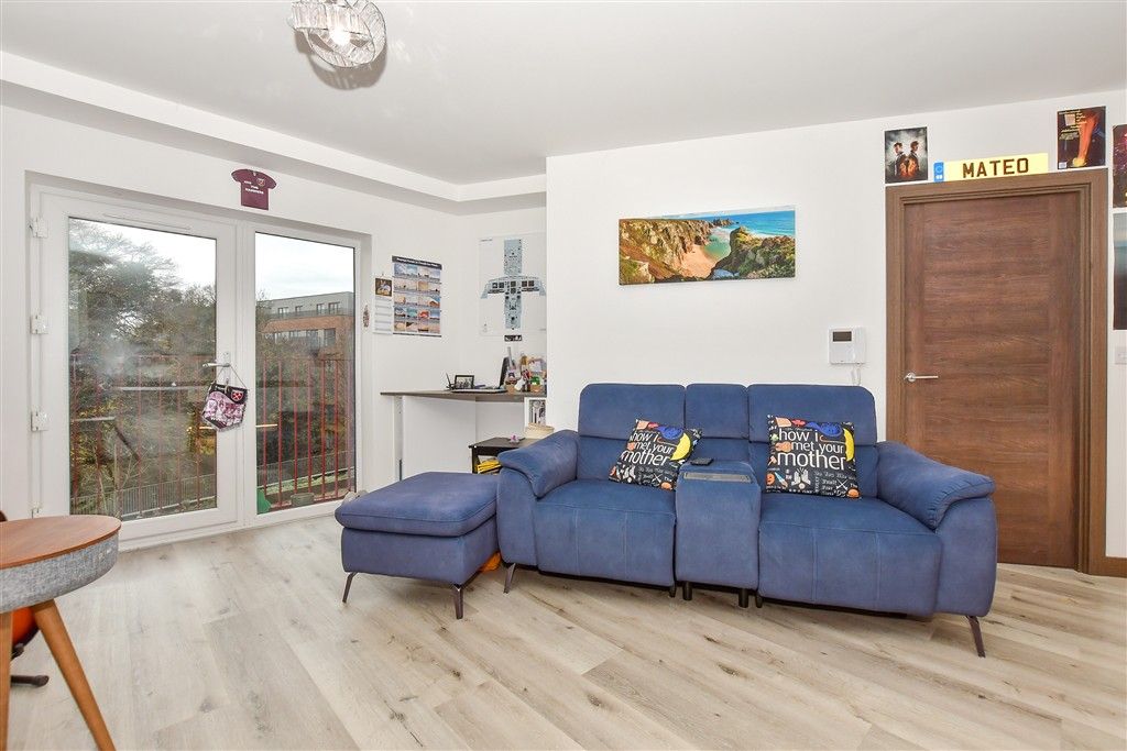 Property photo 1 of 10 Lounge/Diner