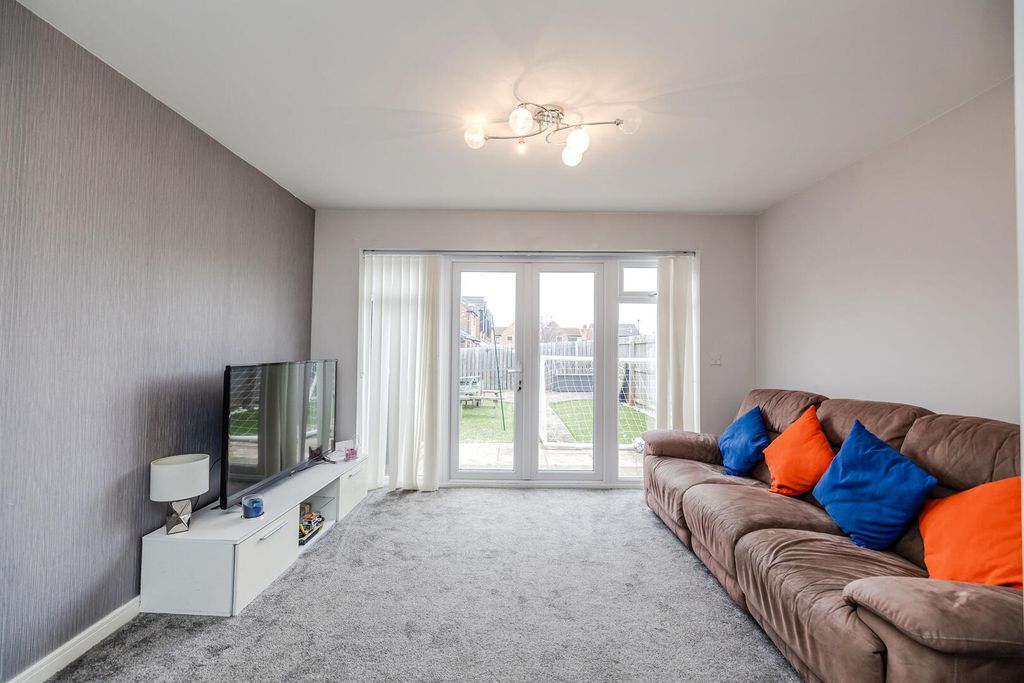 Property photo 3 of 15 Living Room