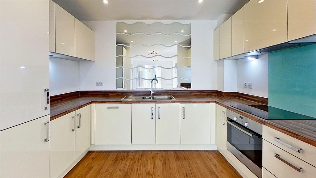 Property photo 2 of 14 14-Atlas-Way-Kitchen.Jpg