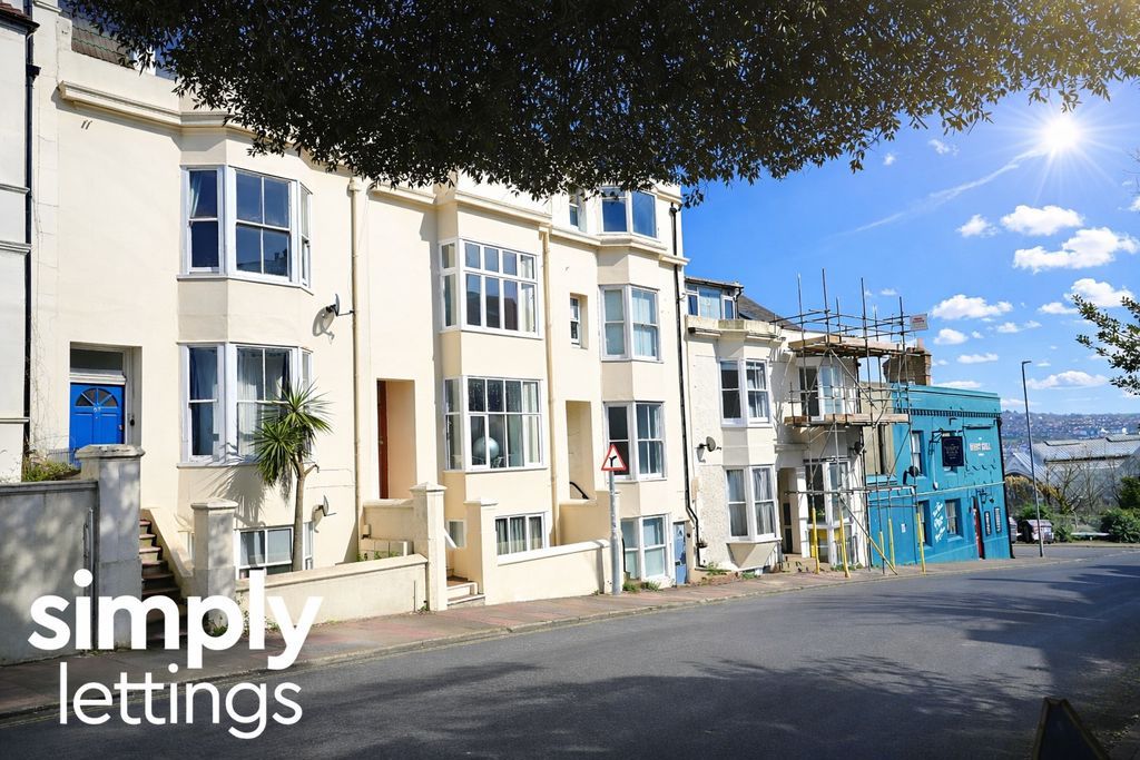 Property photo 1 of 12 Photo 10