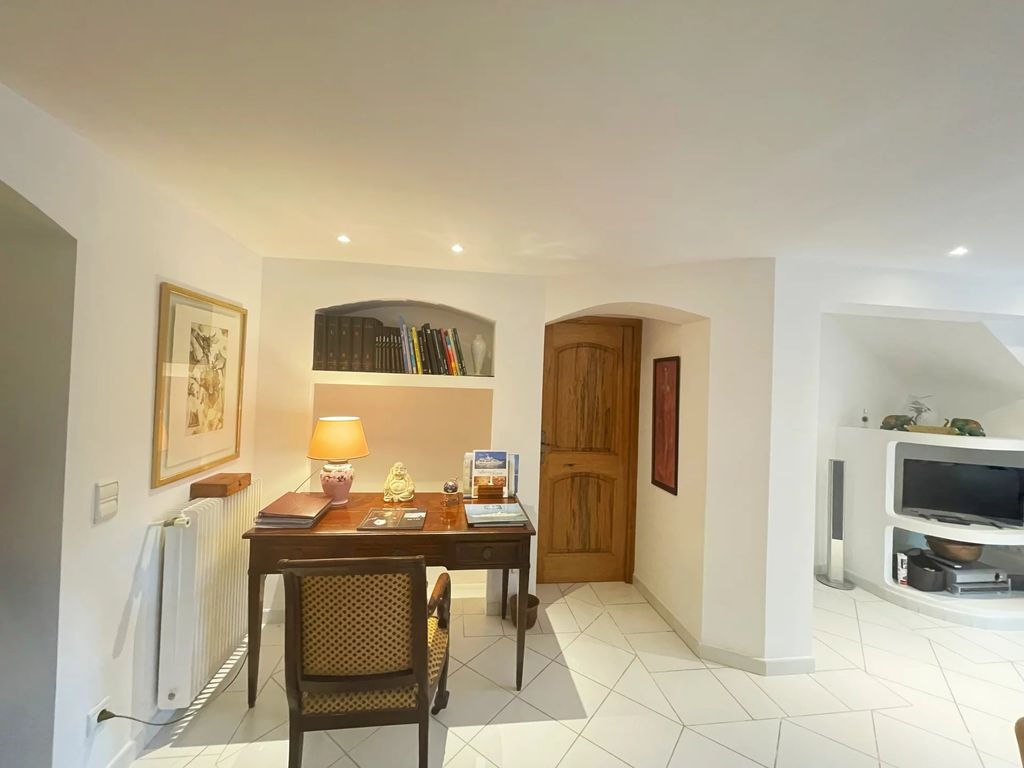 Property photo 3 of 29 05B2Bc20A97Af903E502c0388c5A91d4_E297107c2F_1920-Big