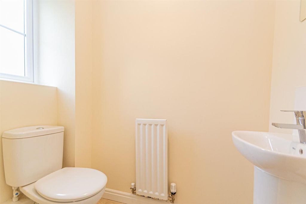 Property photo 3 of 11 WC