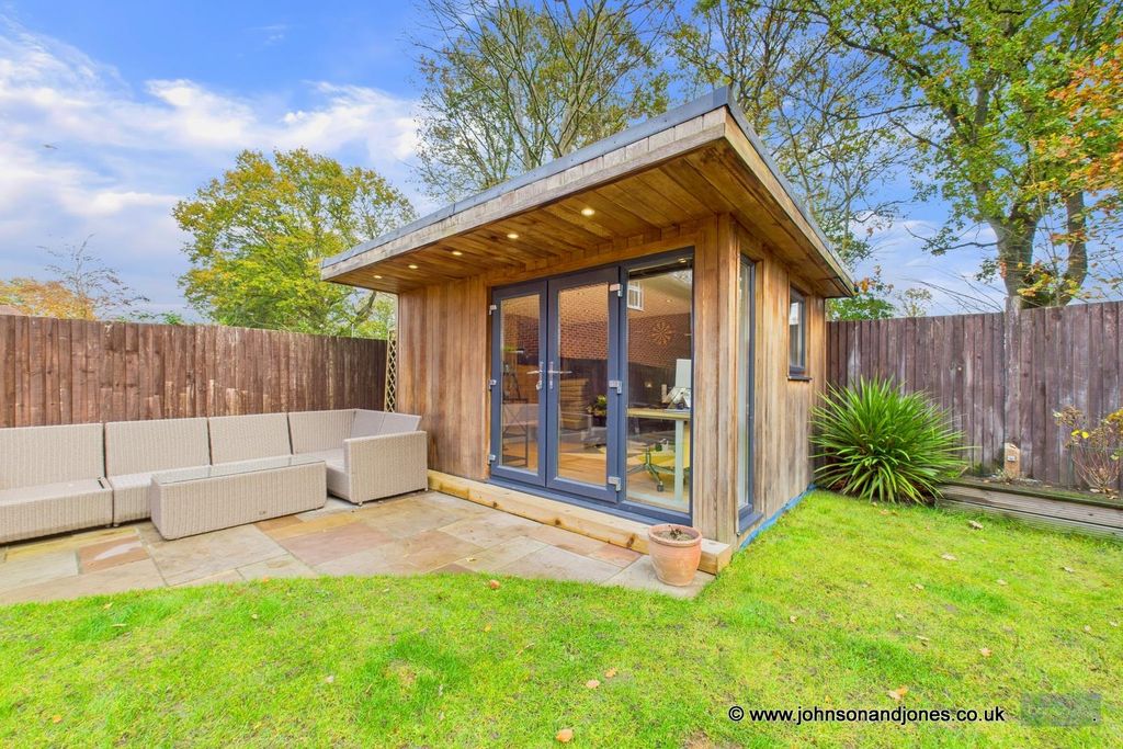 Property photo 2 of 33 Cam03220G0-Pr0134-Still024.Jpg