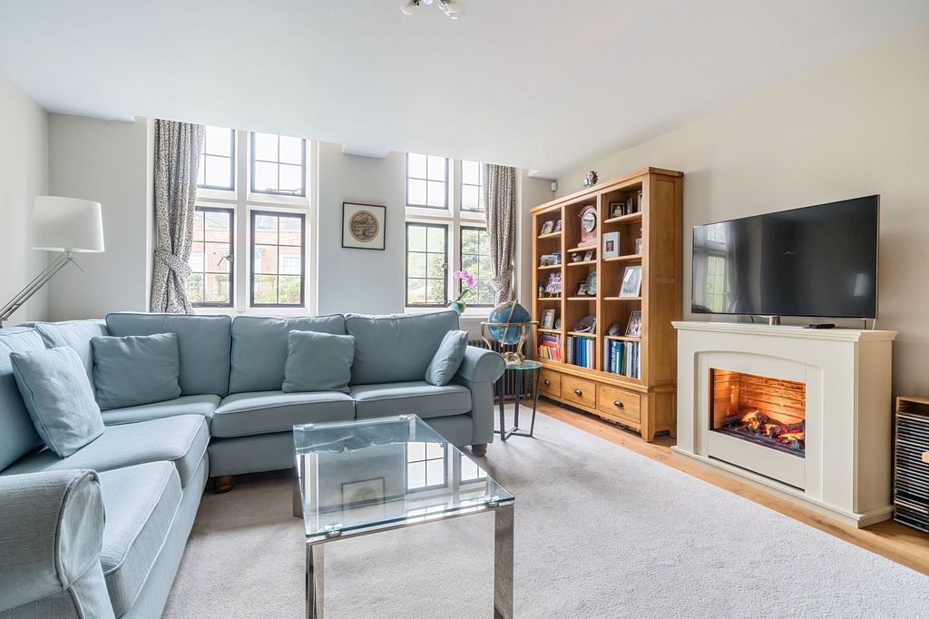 Property photo 1 of 14 Sitting Room