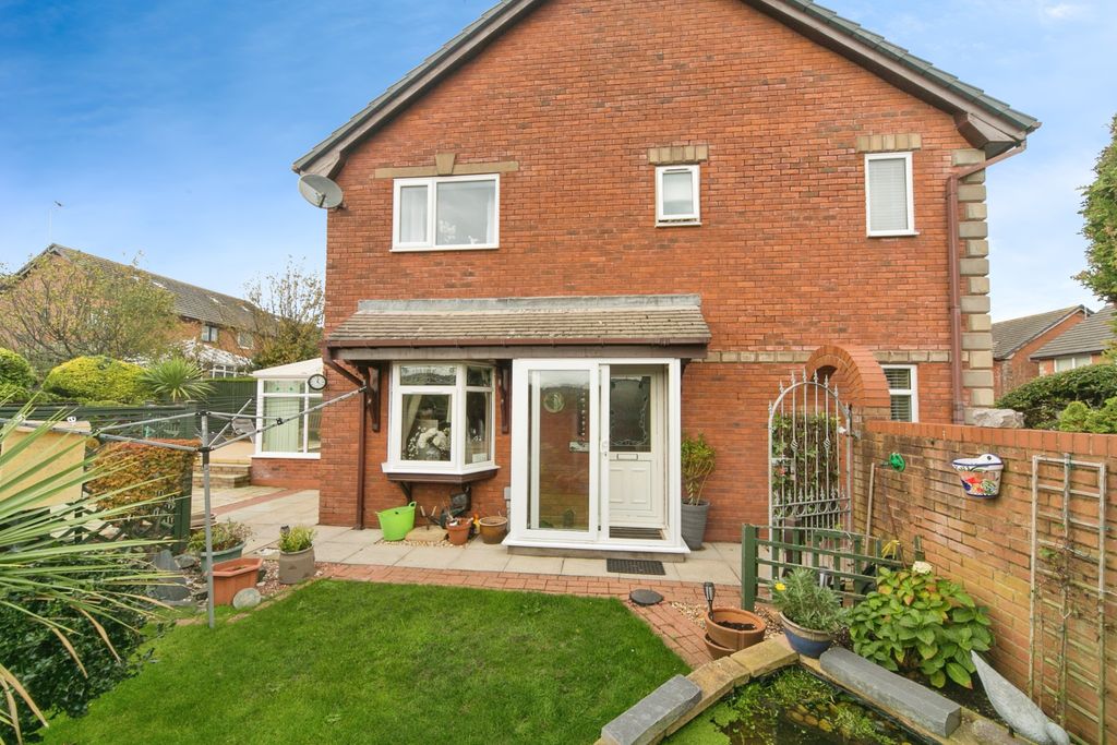 Property photo 3 of 15