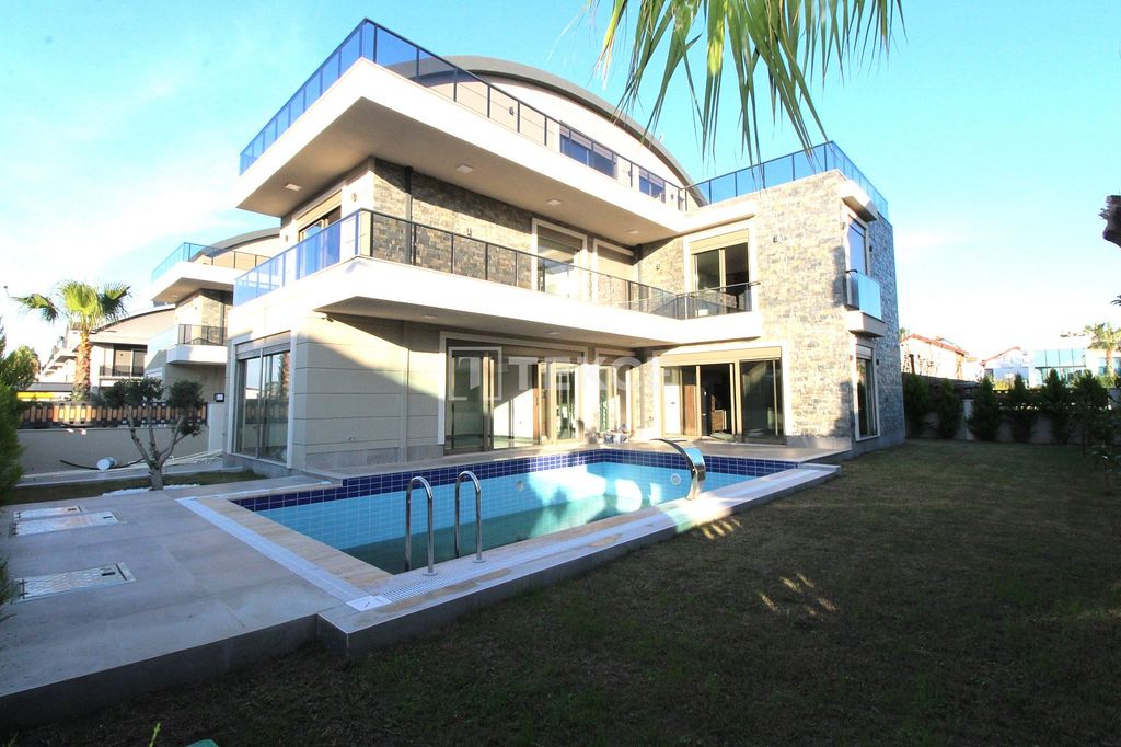 Property photo 1 of 58