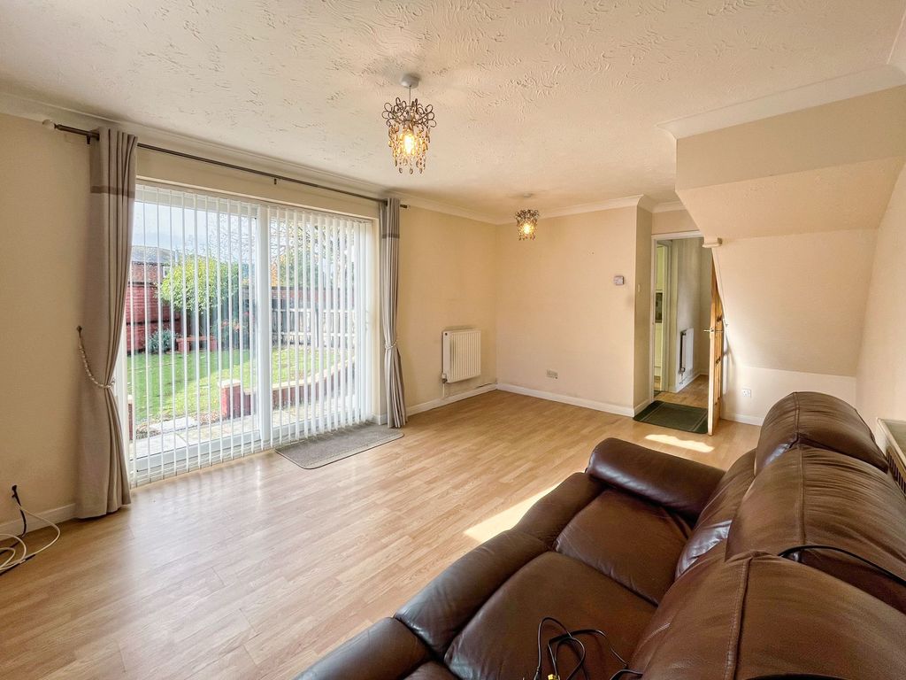 Property photo 2 of 17