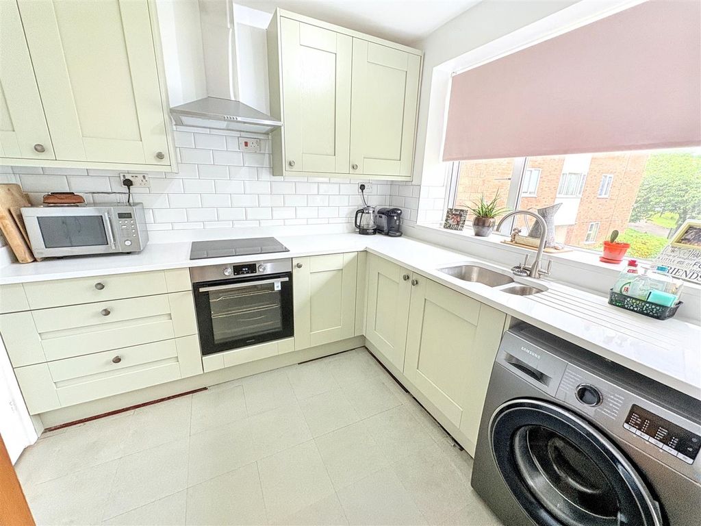 Property photo 3 of 15 Kitchen