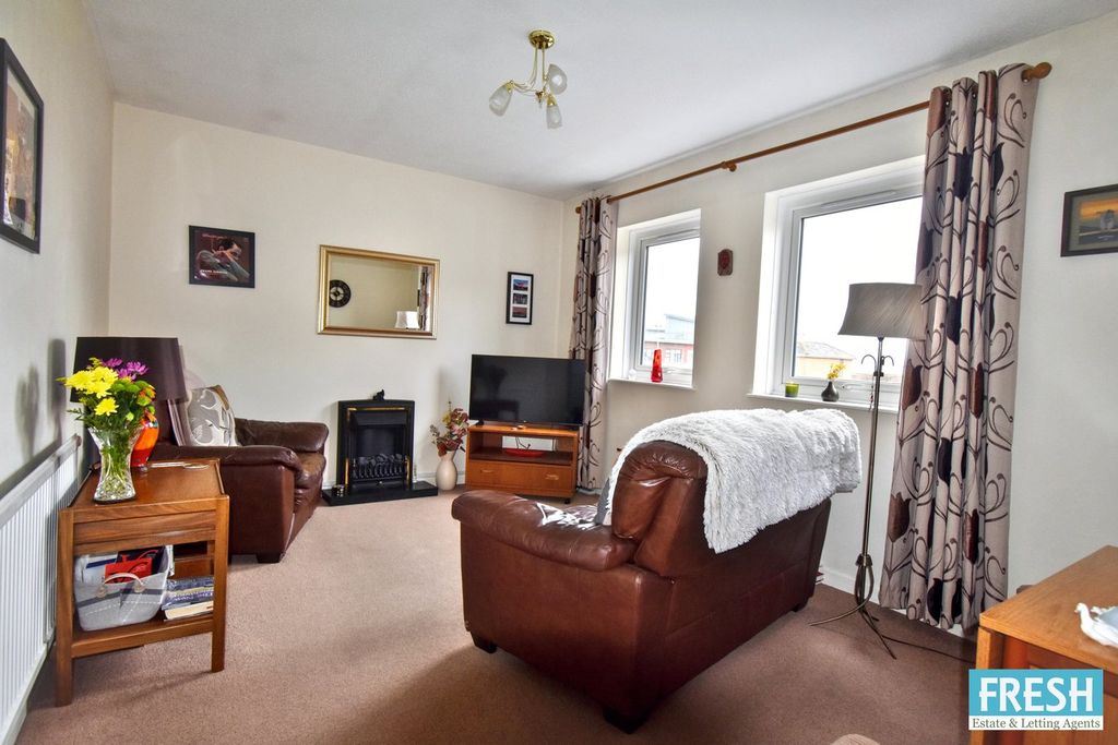 Property photo 3 of 36