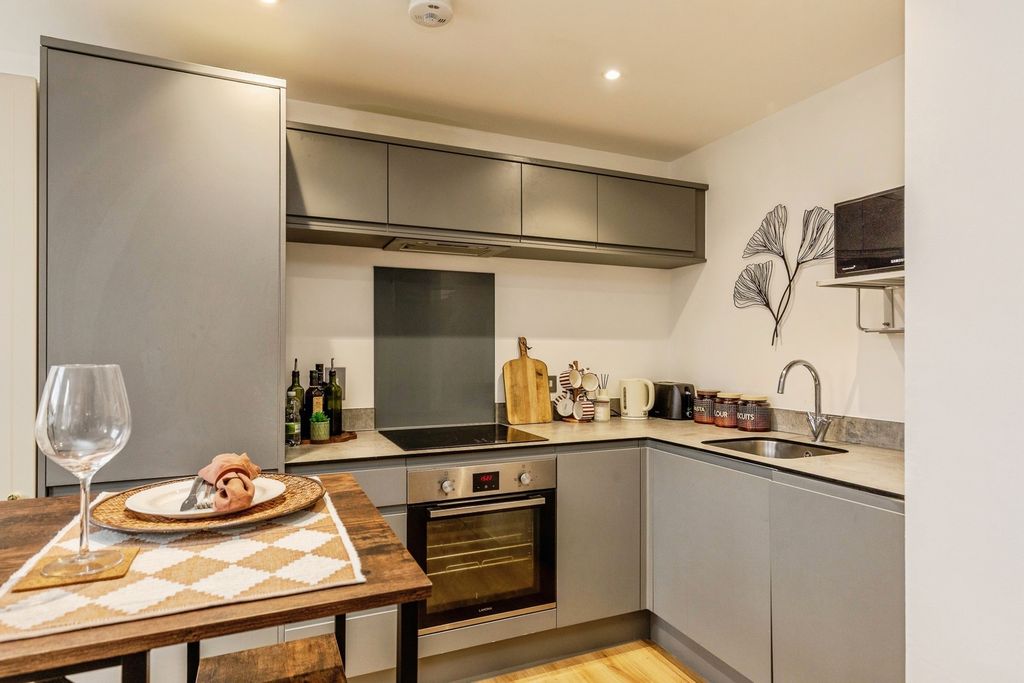 Property photo 3 of 12 Photo