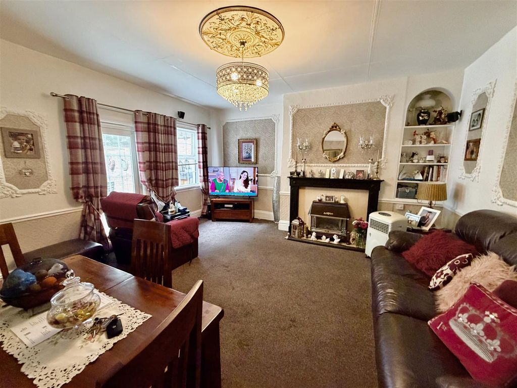 Property photo 2 of 16 Dining Room