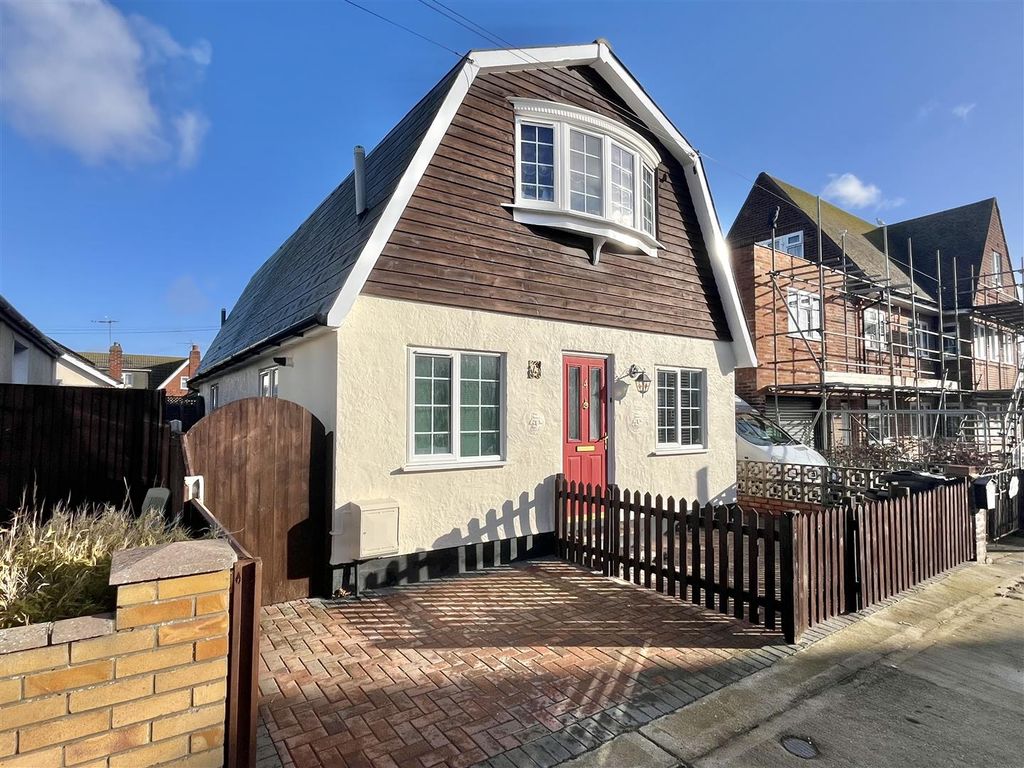 Property photo 1 of 20 Outside Front