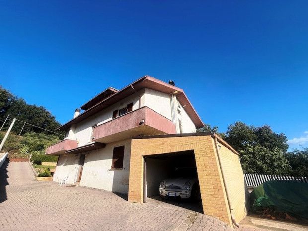 Property photo 3 of 20