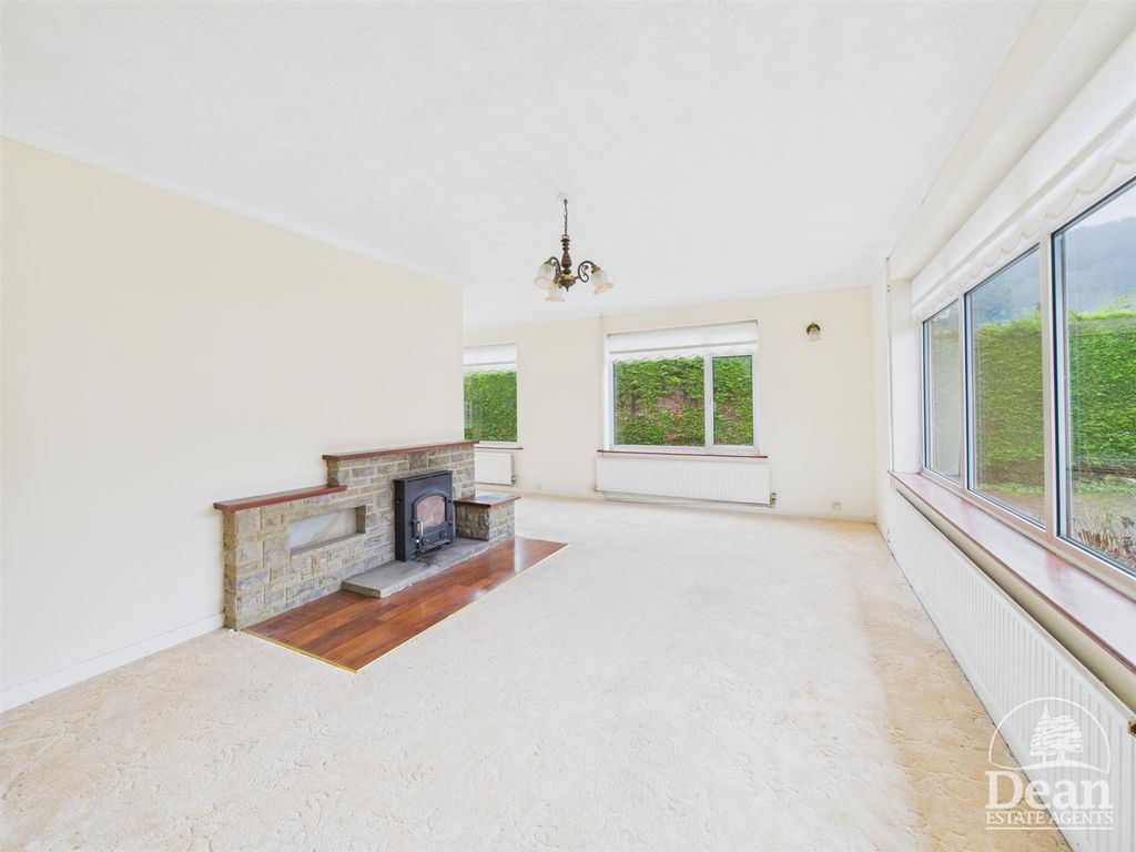 Property photo 2 of 27