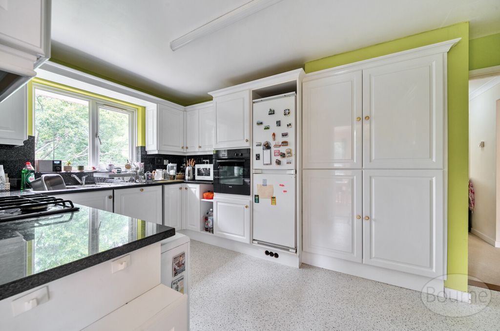 Property photo 2 of 20 E0Ca7B6E-7086-416...
