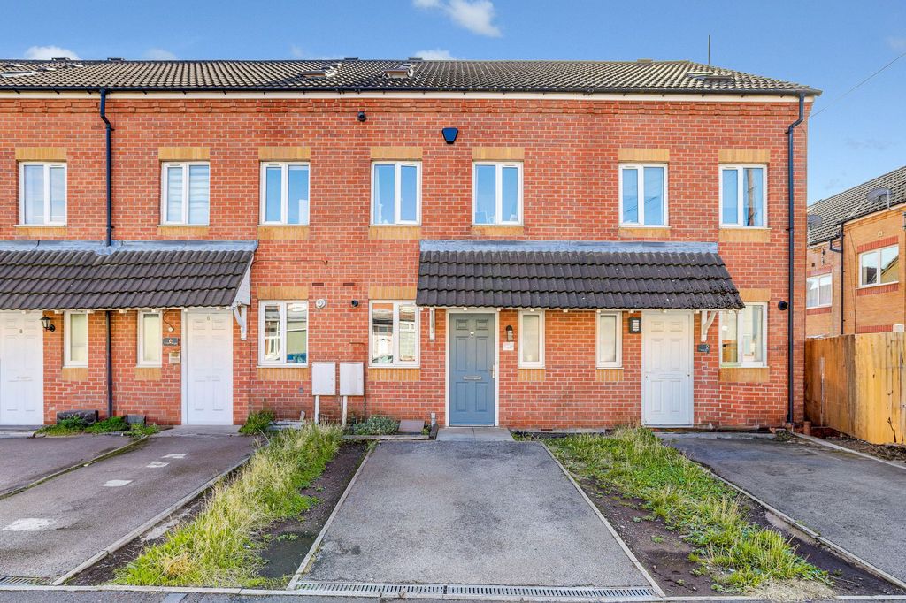 Property photo 1 of 18