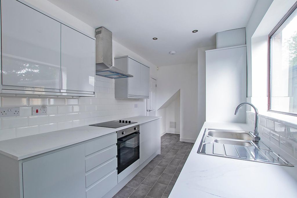 Property photo 1 of 14 Kitchen