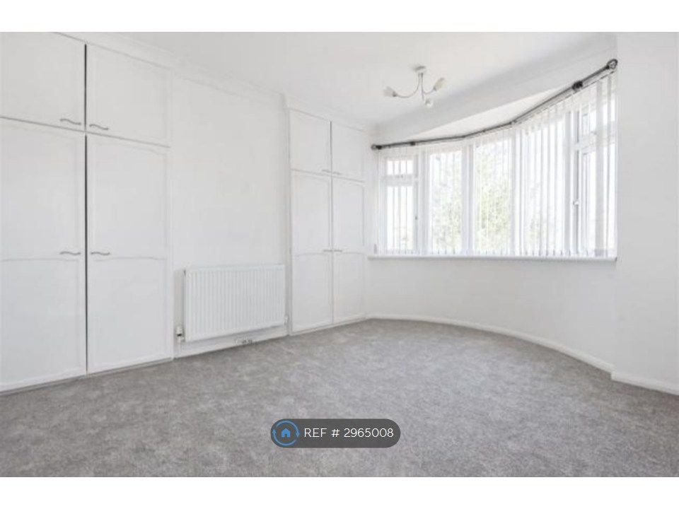 Property photo 3 of 12 Master Bedroom