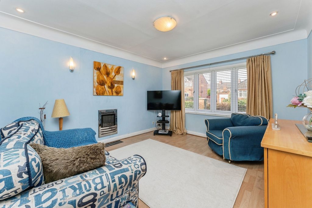 Property photo 2 of 20 Lounge